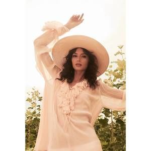 NEW MECHORA charlotte deep v-neck blouse in dogwood